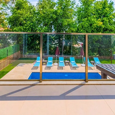 וילה Infinity Lily 1 *