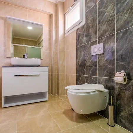 Villa Infinity Lily 1